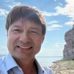 «Самый романтичный» депутат назвал улицу в честь жены: Виктория — эффектная блондинка